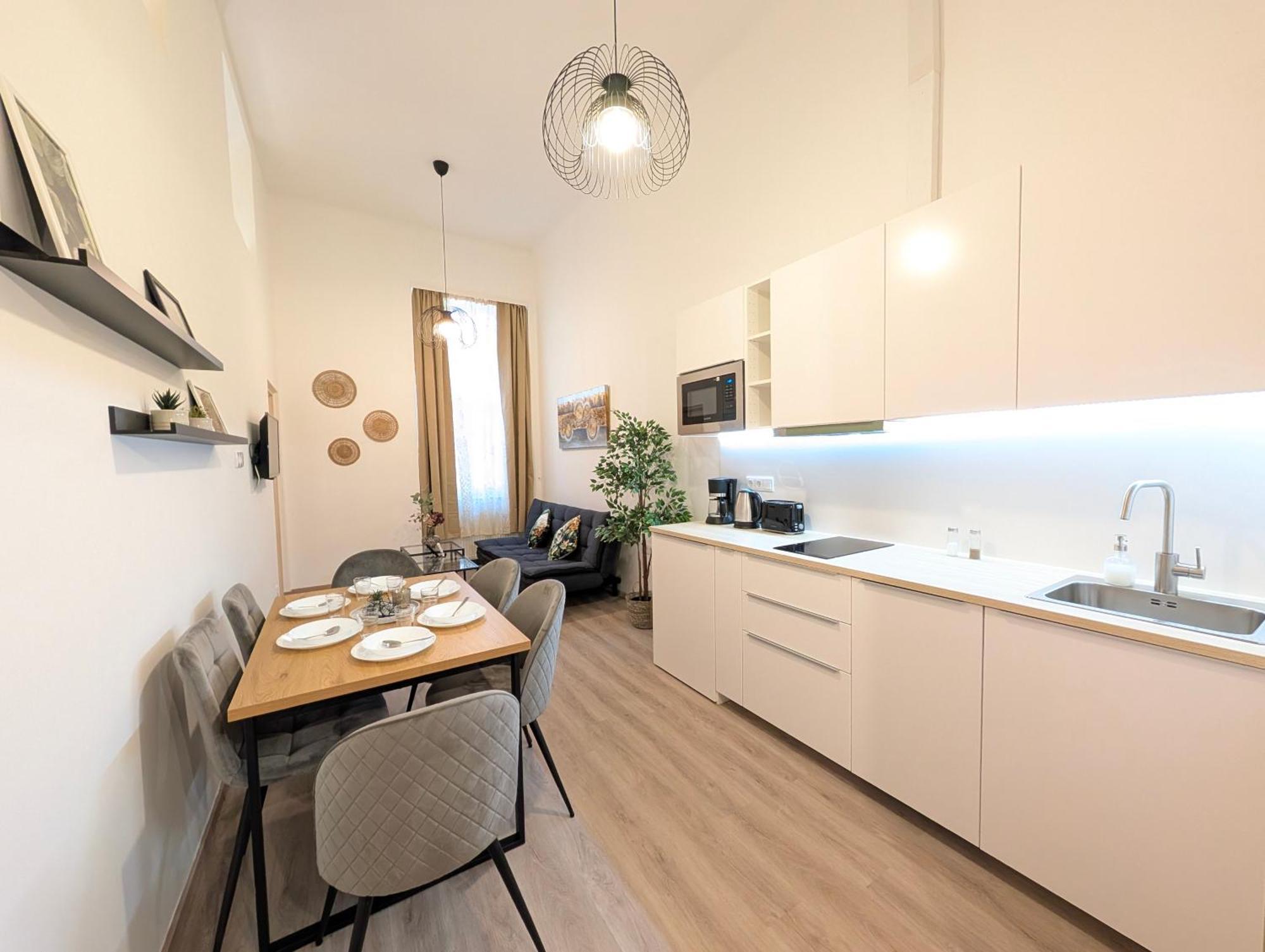 Apartment Rumbach 12 *